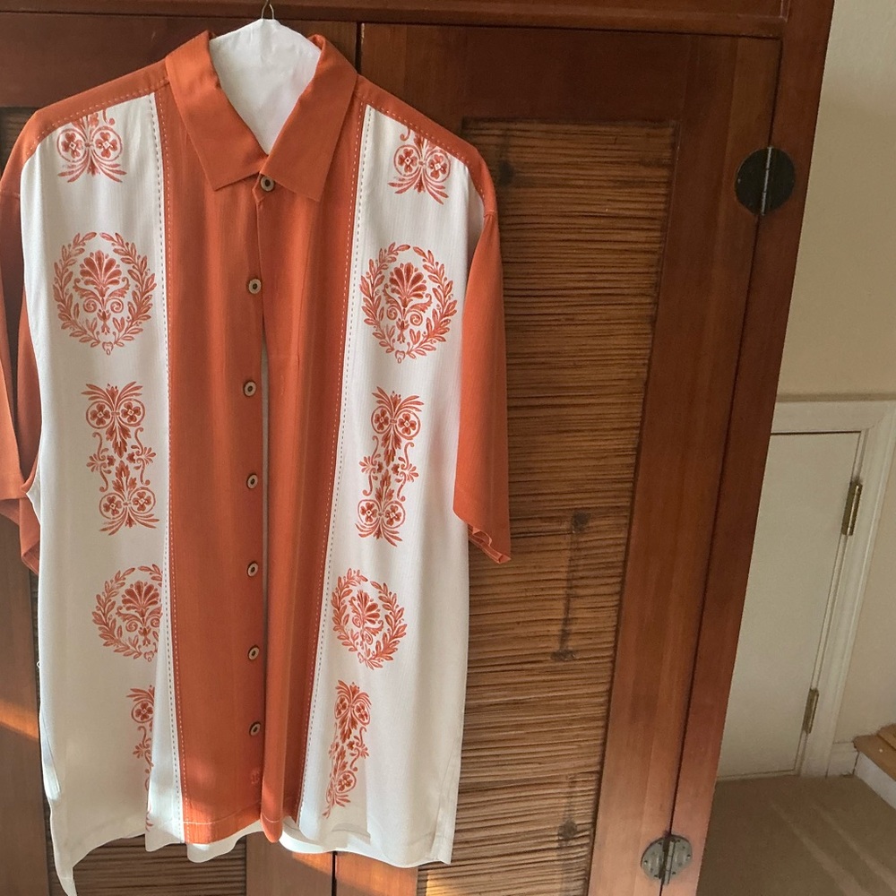 Tommy Bahama 100% silk button down camp shirt